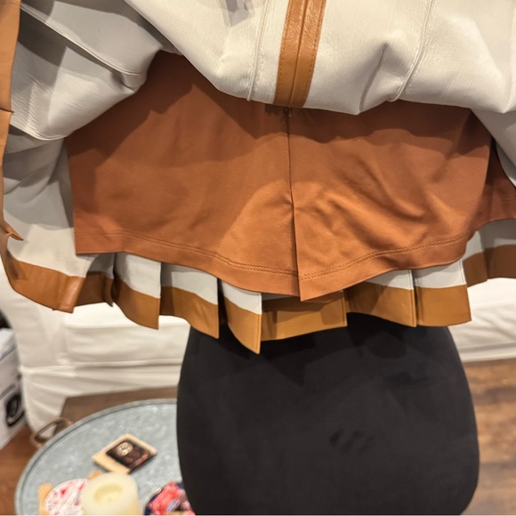 Alice and Olivia NWT SKORT size 2 - Picture 5 of 6